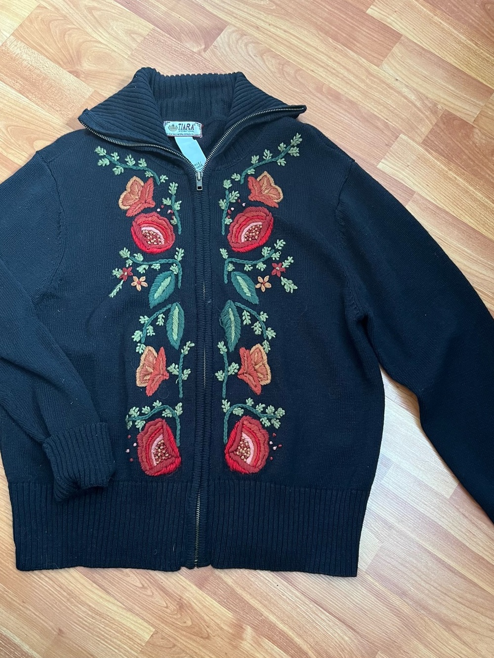 Tiara Inter. L Black Zip Sweater with Red & Orange Floral Embroidery 2003 Y2K